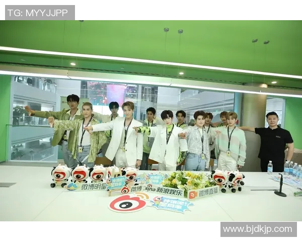 和同事一起欣赏足球明星的精彩瞬间与背后的故事分享